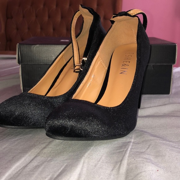 heels - Picture 3 of 3